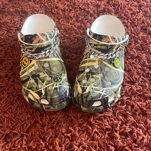 Platform Camo Crocs